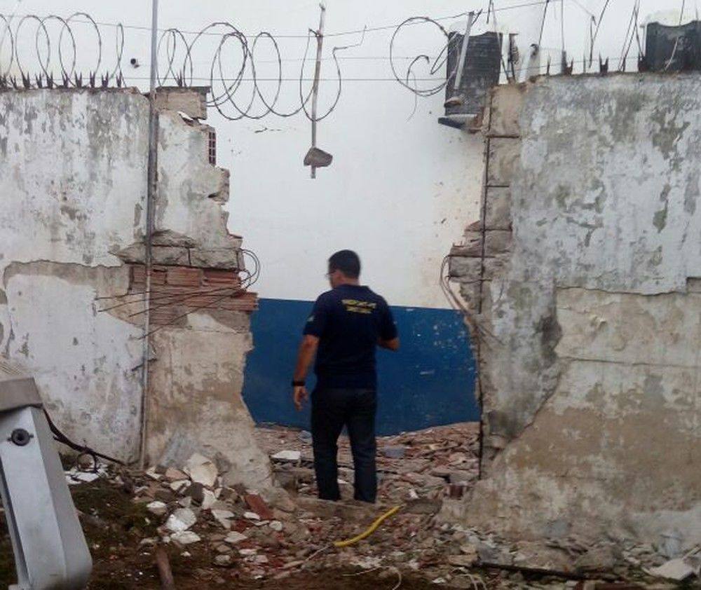 Polícia faz ação para prender suspeitos de explodir sede da empresa Brinks, no Recife